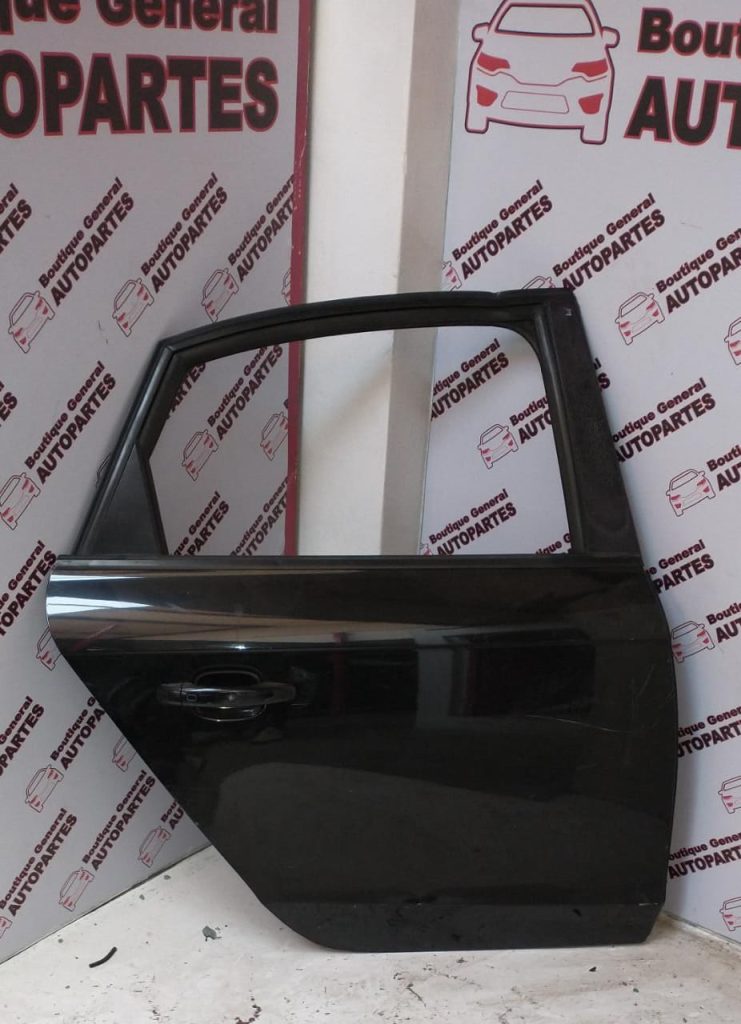 Puerta Trasera Derecha Audi A4 (PTD-0111)