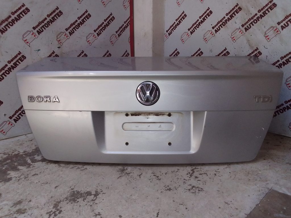 Tapa de Baúl VOLKSWAGEN BORA (B-0110)