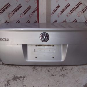 Tapa de Baúl VOLKSWAGEN BORA (B-0110)