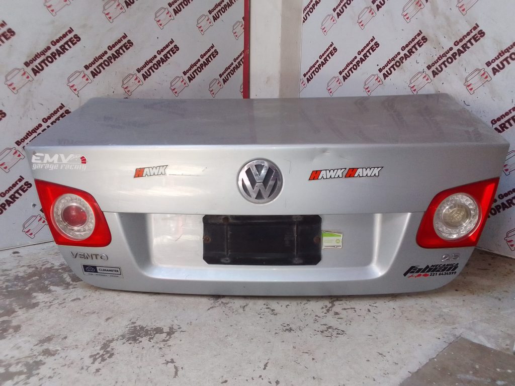 Tapa De Baúl VOLKSWAGEN VENTO 2.5 (B-0114)