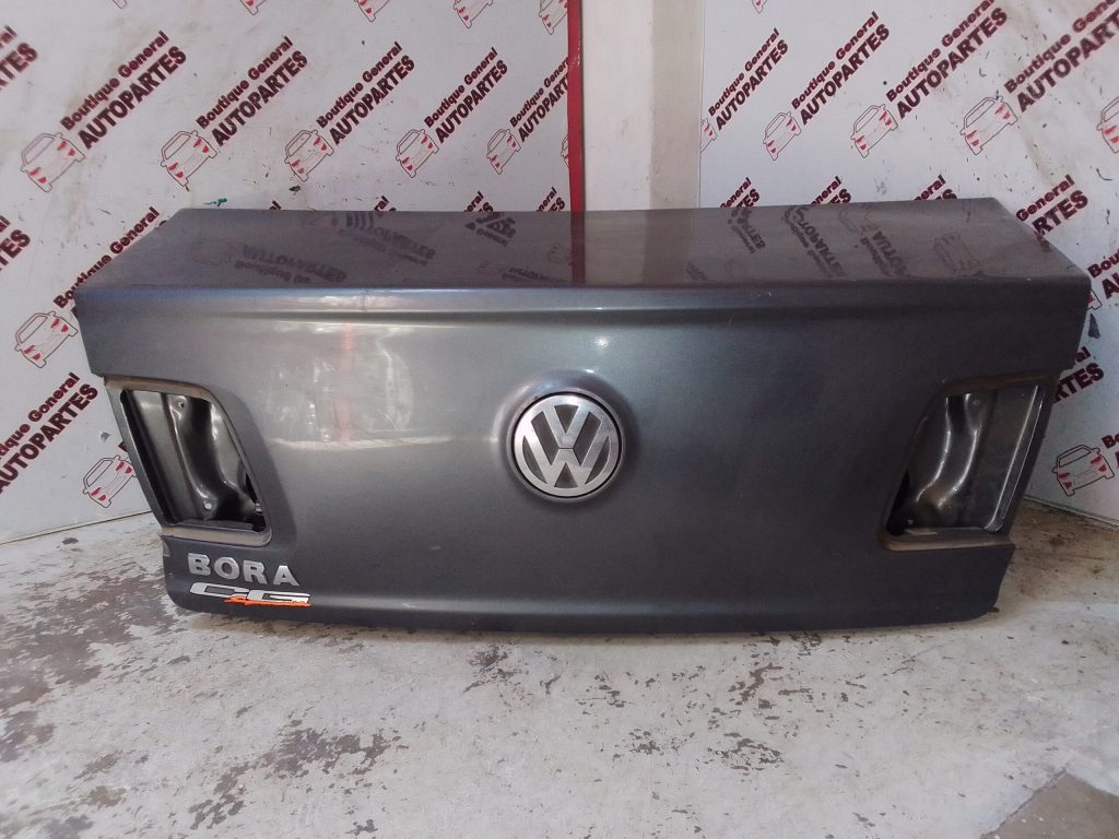 Tapa De Baúl VOLKSWAGEN BORA L/N (B-0115)