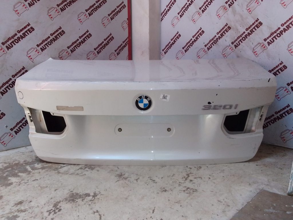 Tapa de Baúl BMW 320i (B-0129)