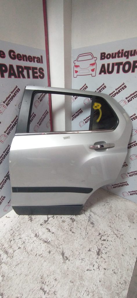 Puerta Trasera Izquierda Chevrolet Tracker