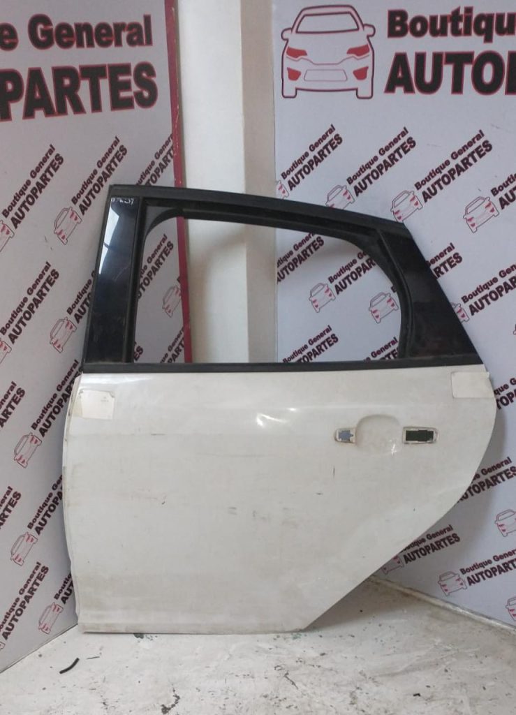 Puerta Trasera Izquierda Ford Focus