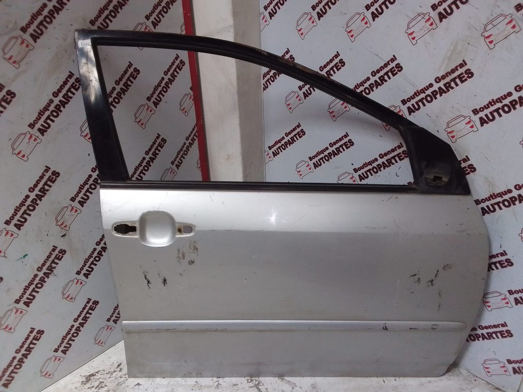 Puerta Delantera Derecha Toyota Corolla (PDD-0141)
