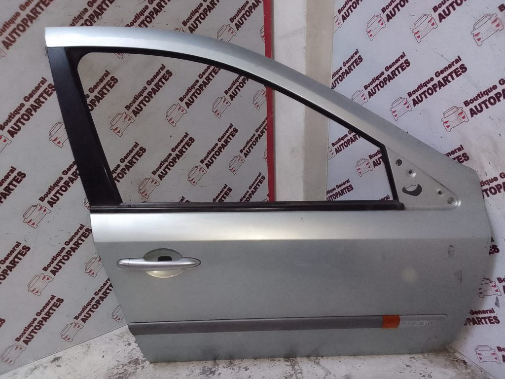 Puerta Delantera Derecha Renault Laguna L/N (PDD-0176)