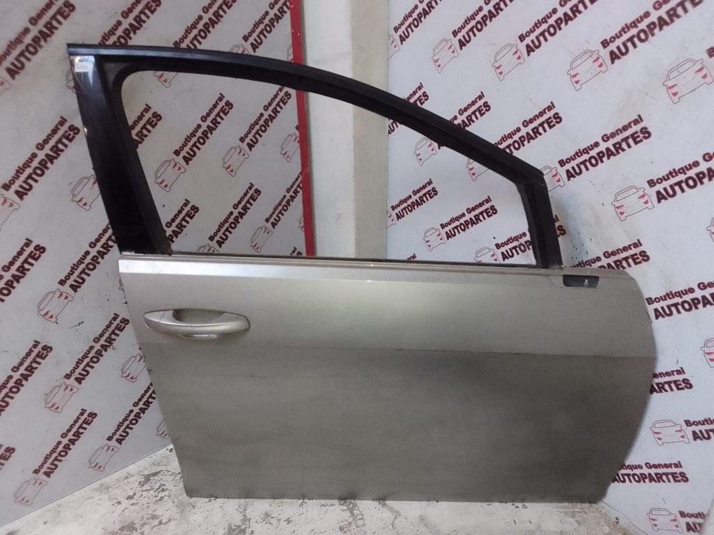 Puerta Delantera Derecha Volkswagen Golf L/N (PDD-0195)
