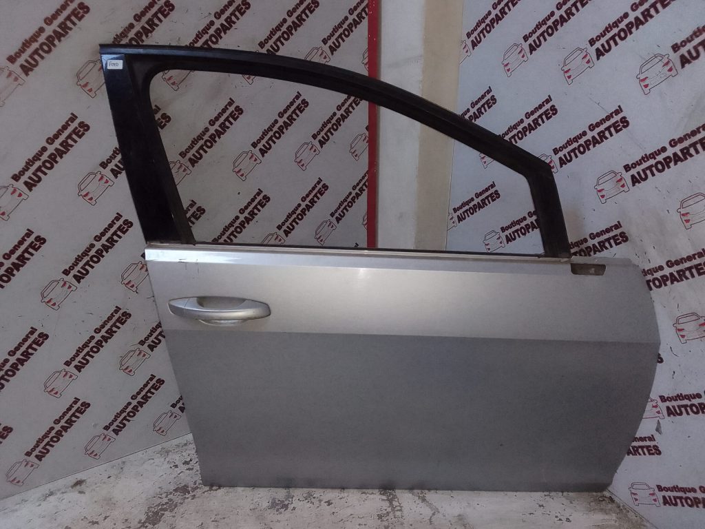 Puerta Delantera Derecha Volkswagen Golf L/N (PDD-0196)