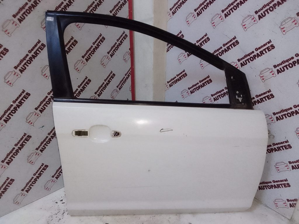 Puerta Delantera Derecha Ford FOCUS 3/ TREND (PDD-0204)