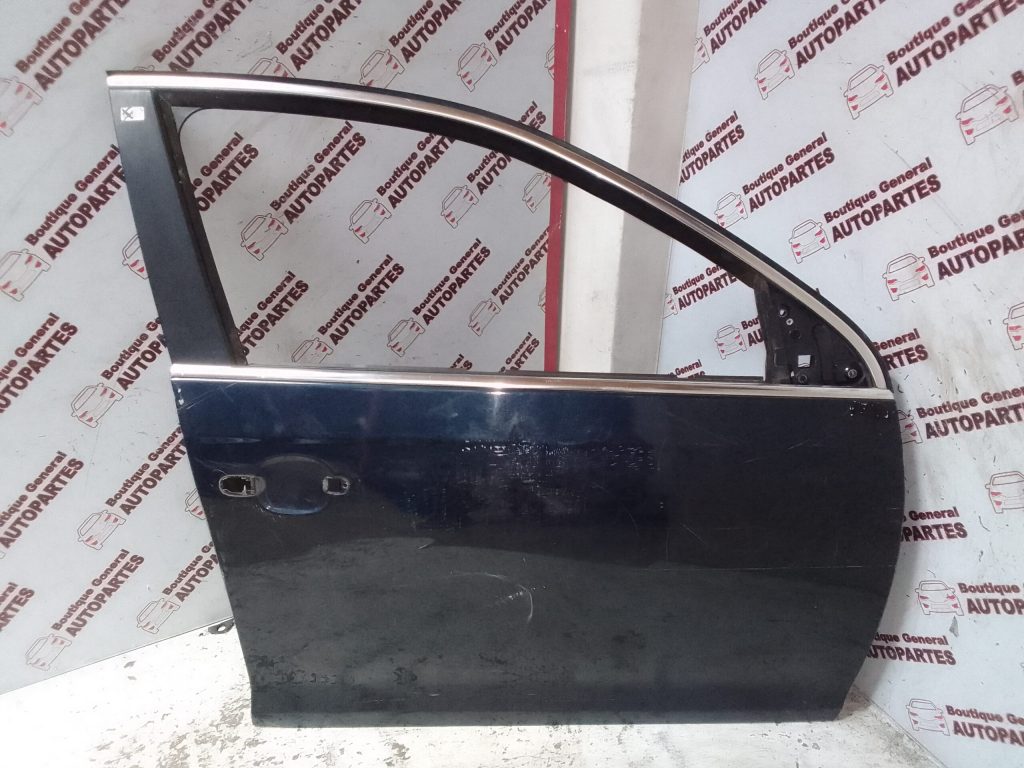Puerta delantera derecha VOLKSWAGEN VENTO L/V (PDD-0224)