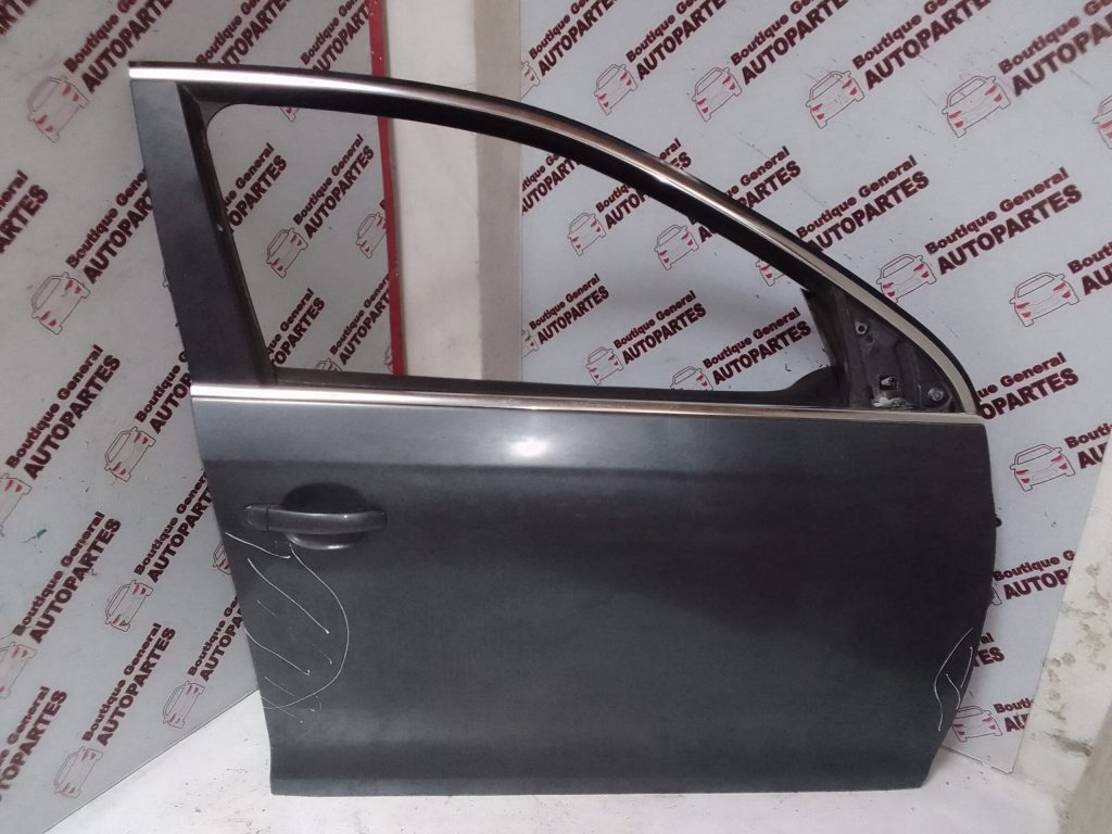 Puerta Delantera Derecha Volkswagen Vento 2.5 150 Hp Advance (PDD-0323)