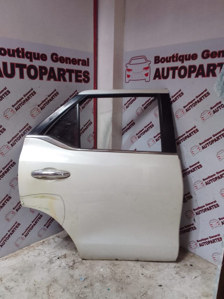 Puerta Trasera Derecha Toyota SW4 (PTD-0316)