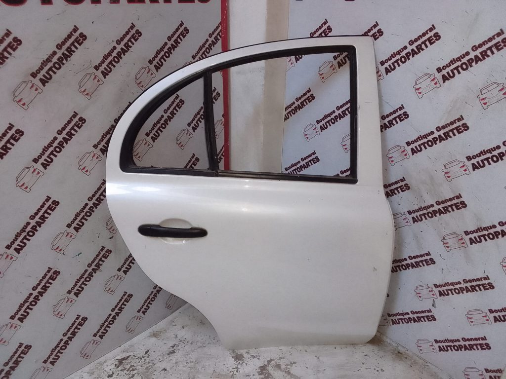 Puerta Trasera Derecha Nissan March (PTD-0103)