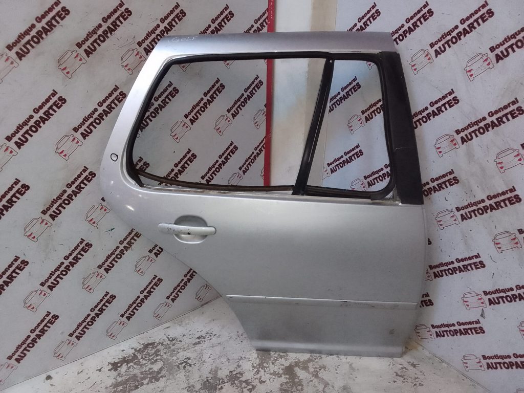 Puerta Trasera Derecha Volkswagen Golf (PTD-0166)