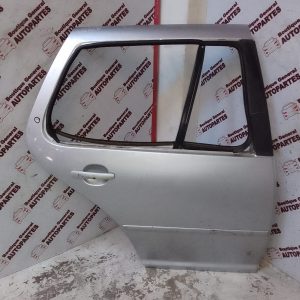 Puerta Trasera Derecha Volkswagen Golf (PTD-0166)
