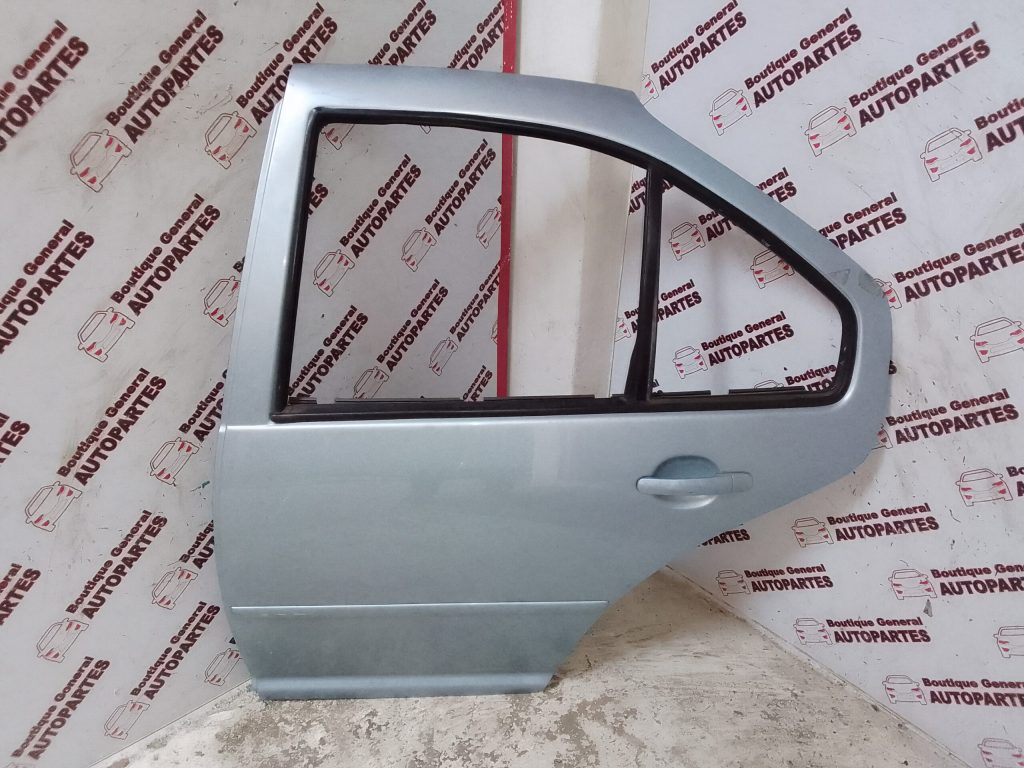 Puerta Trasera Izquierda Volkswagen Bora (PTI-0213)