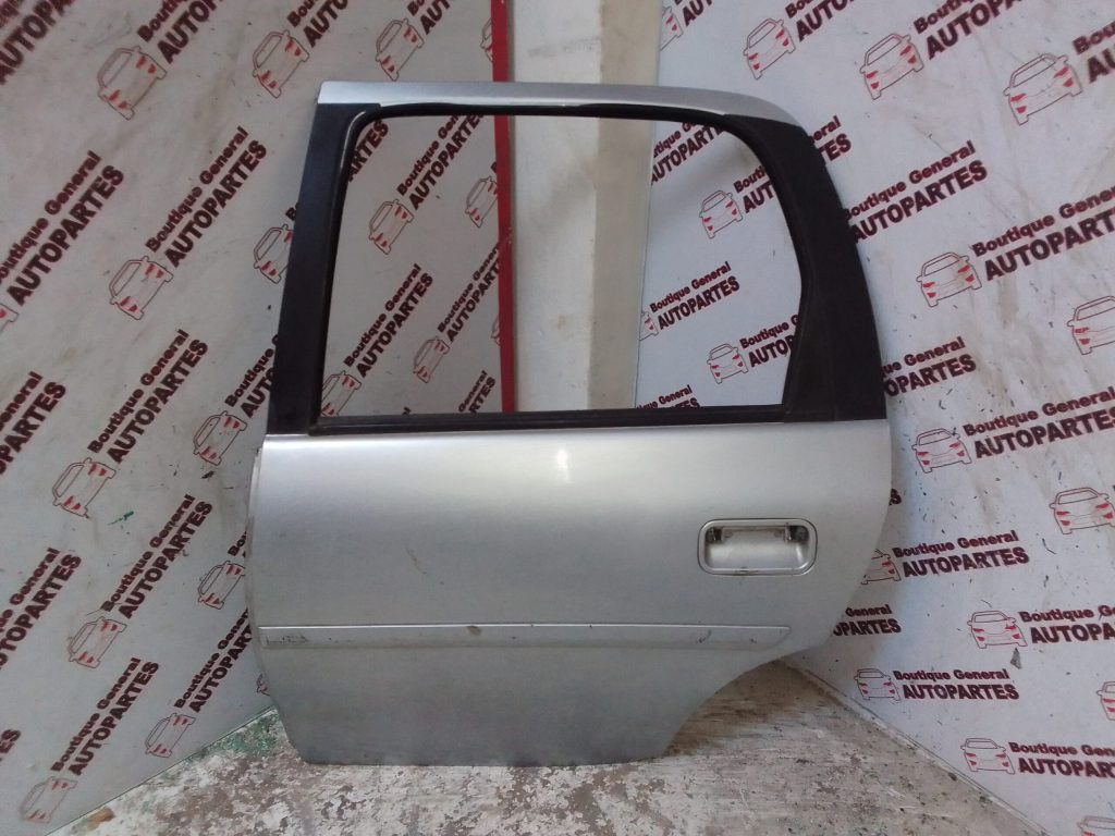 Puerta Trasera Izquierda Chevrolet Corsa Classic (PTI-0219)