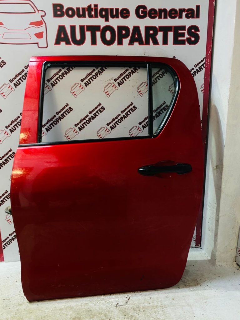 Puerta Trasera Izquierda Toyota Hilux