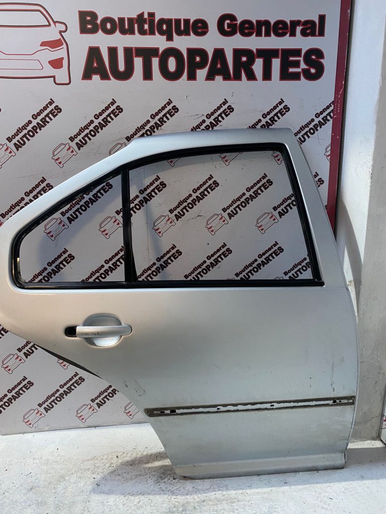 Puerta Trasera Derecha Volkswagen Bora (PTD-0250)