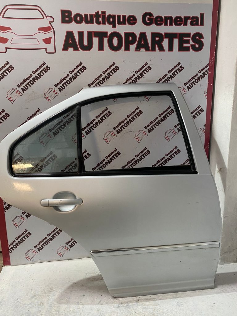Puerta Trasera Derecha Volkswagen Bora (PTD-0246)