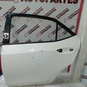 Puerta Trasera Izquierda Toyota Corolla L/N